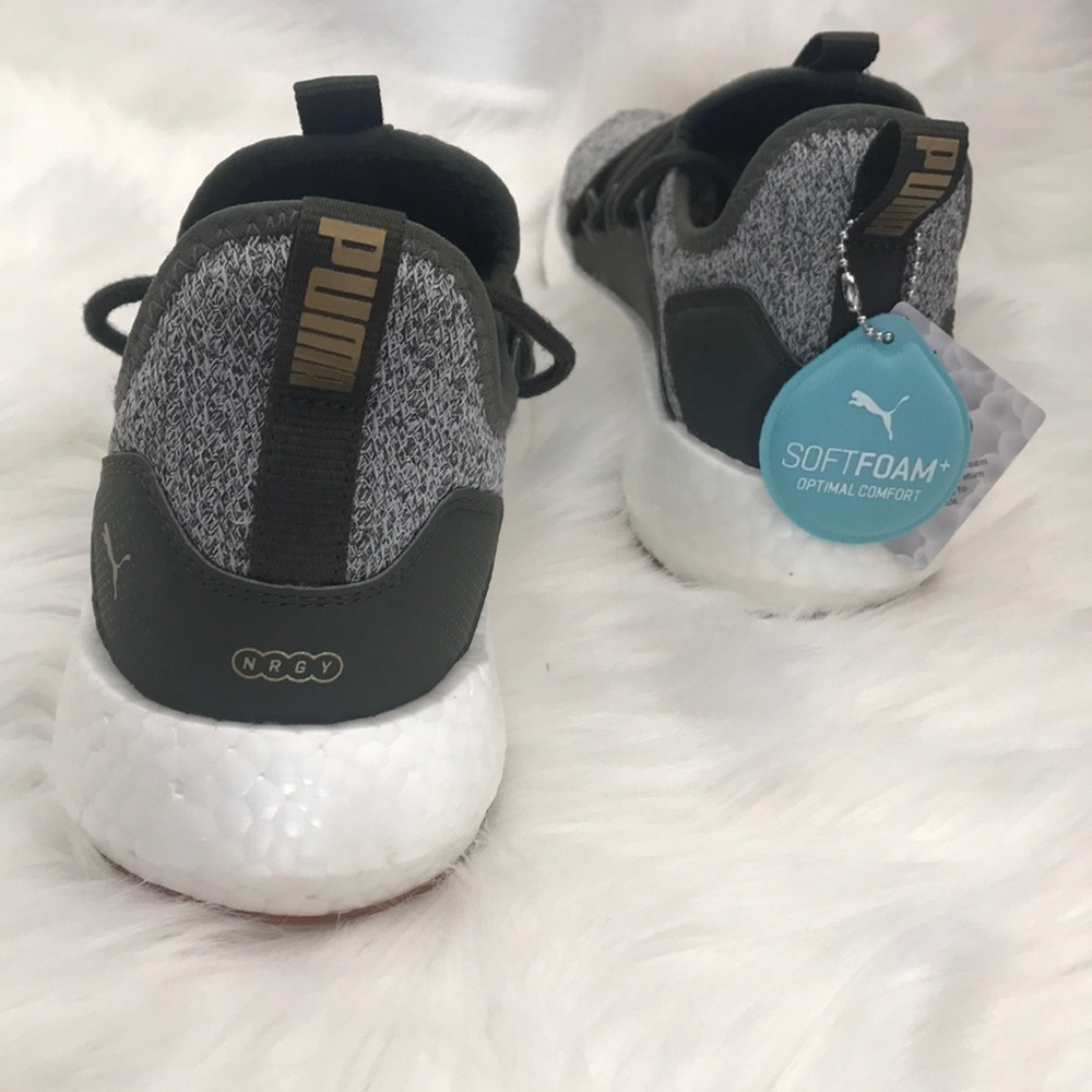 🌸 women’s Puma shoes 🌸 - Picture 5 of 5